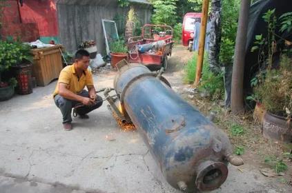 咸阳秦都出动大型机械3台 现场拆除30台燃煤乐动（中国）